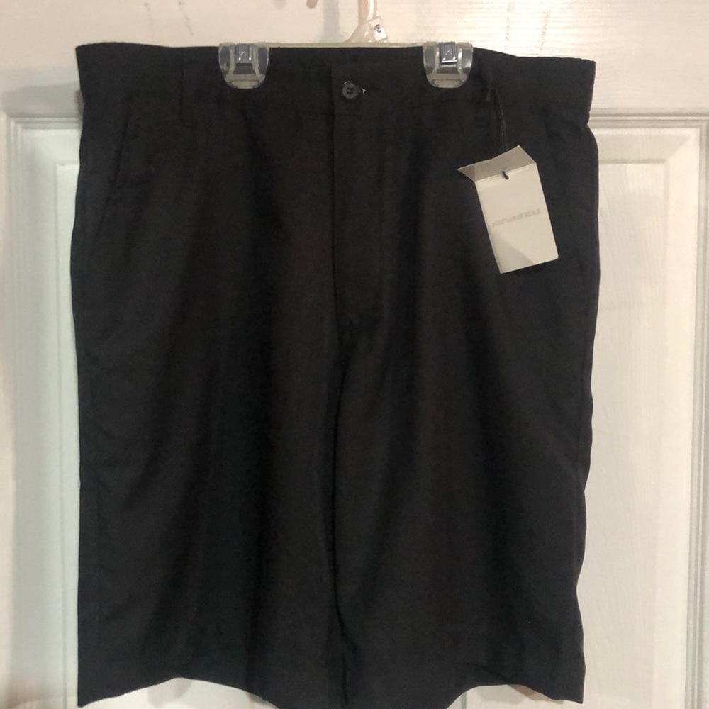 Men’s black golf shorts